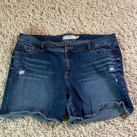 Torrid Distressed Denim Cutoff Shorts 20 - Picture 1 of 12